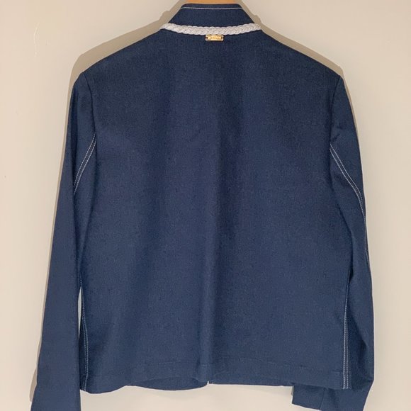 St. John Sport - Picture 4 of 5